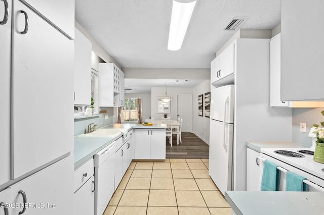 11416 RIVER KNOLL Drive, Jacksonville, FL 32225