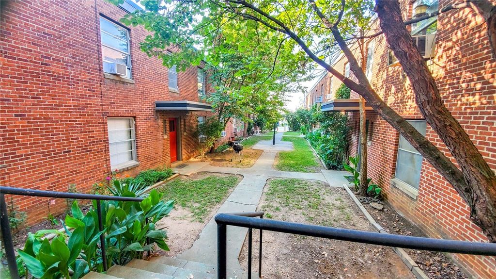 625 Dickson Street 2, Fayetteville, AR 72701