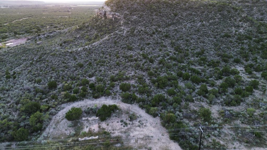 Image 12 of property listing at 925 N U.s. 83, Junction, TX 76849