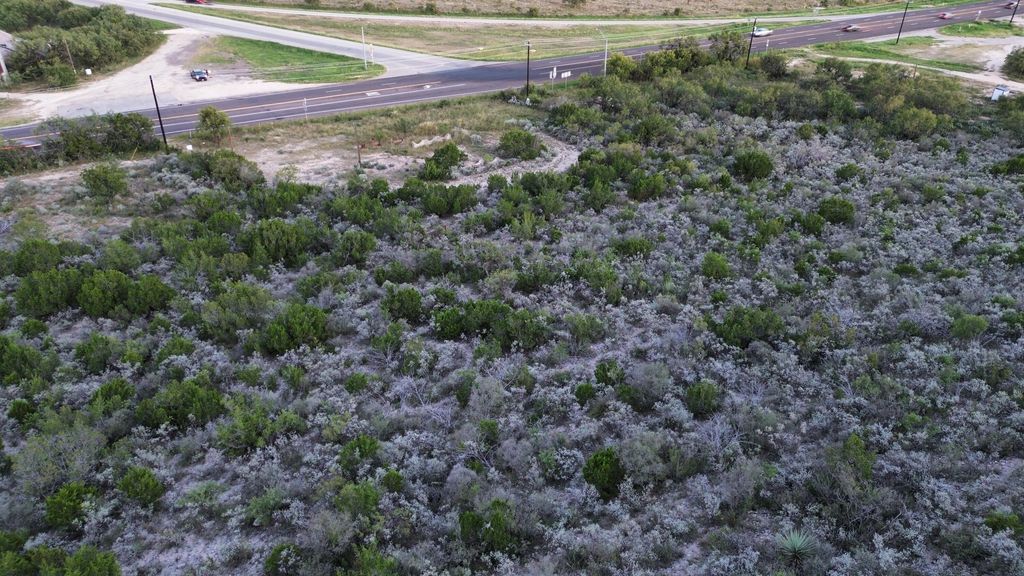 Image 13 of property listing at 925 N U.s. 83, Junction, TX 76849