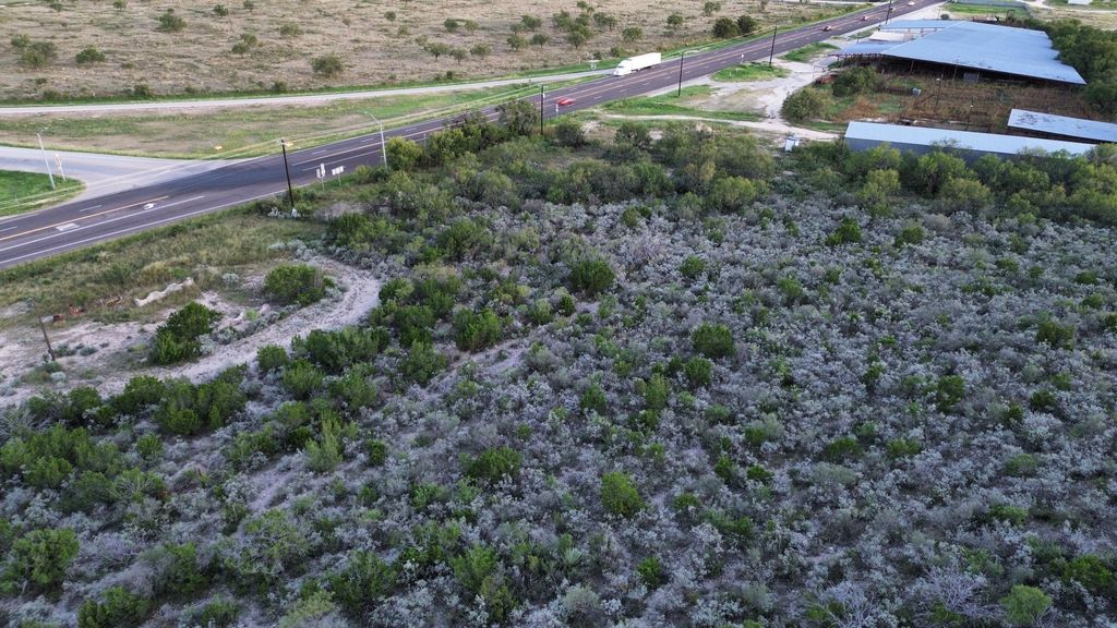 Image 14 of property listing at 925 N U.s. 83, Junction, TX 76849