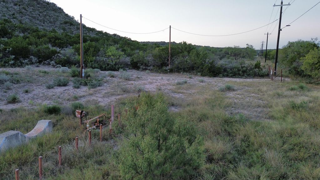 Image 19 of property listing at 925 N U.s. 83, Junction, TX 76849