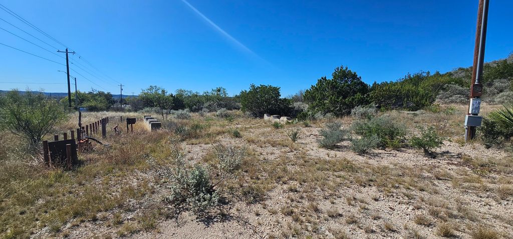 Image 21 of property listing at 925 N U.s. 83, Junction, TX 76849