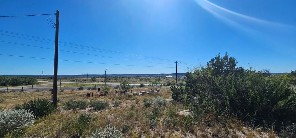 Image 23 of property listing at 925 N U.s. 83, Junction, TX 76849