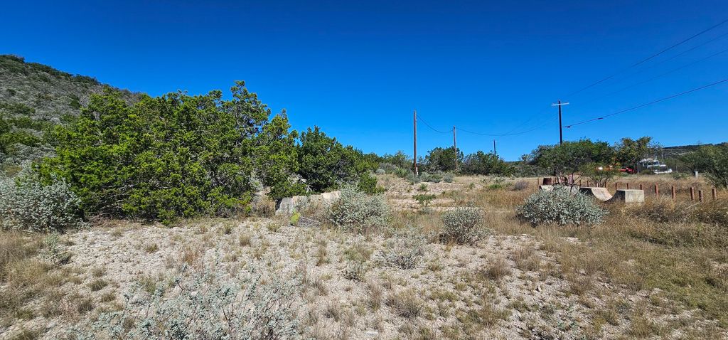 Image 28 of property listing at 925 N U.s. 83, Junction, TX 76849