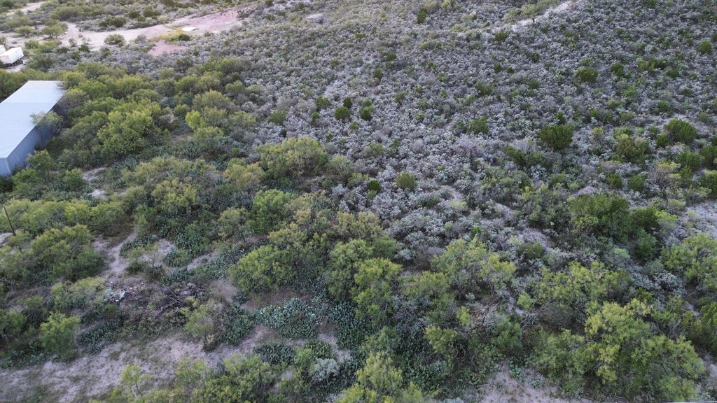 Image 4 of property listing at 925 N U.s. 83, Junction, TX 76849