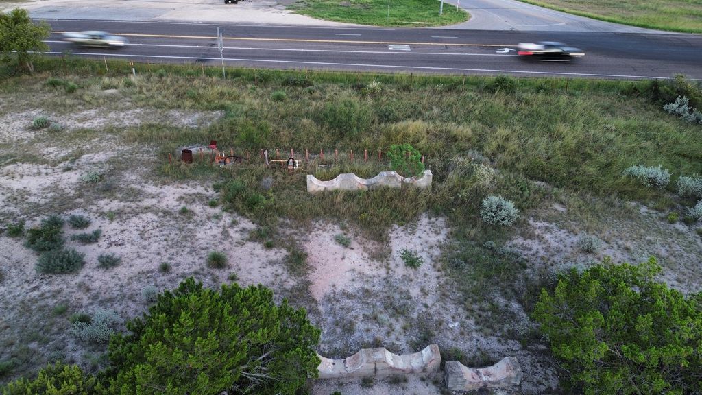 Image 9 of property listing at 925 N U.s. 83, Junction, TX 76849