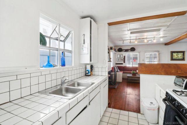 719 Jersey Ct, San Diego, CA 92109