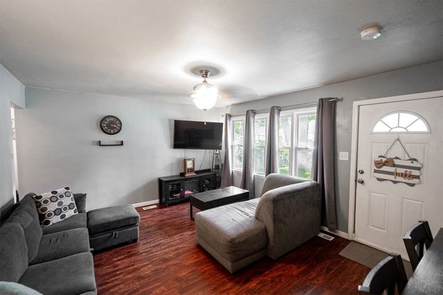7401 SW 12th Street, Des Moines, IA 50315