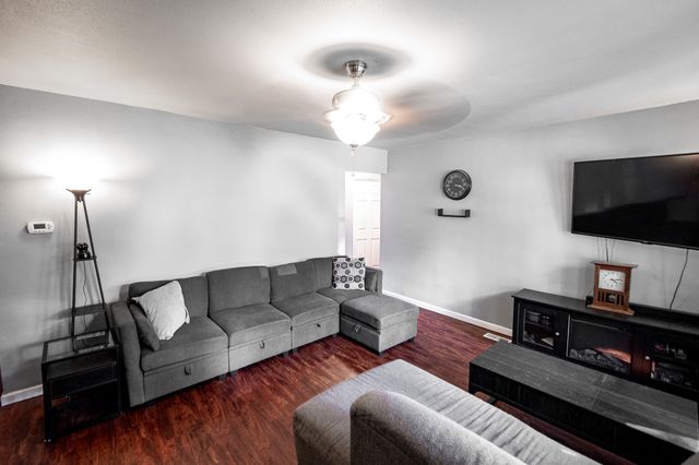 7401 SW 12th Street, Des Moines, IA 50315