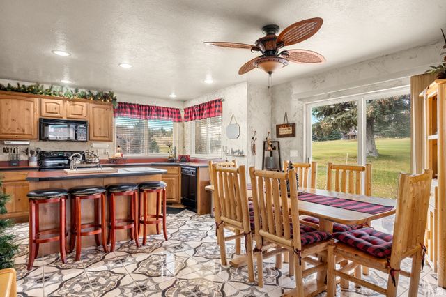 2565 S COUNTRY CLUB DR, Garden City, UT 84028