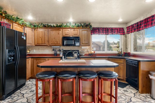 2565 S COUNTRY CLUB DR, Garden City, UT 84028