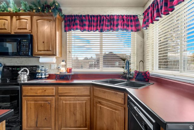 2565 S COUNTRY CLUB DR, Garden City, UT 84028