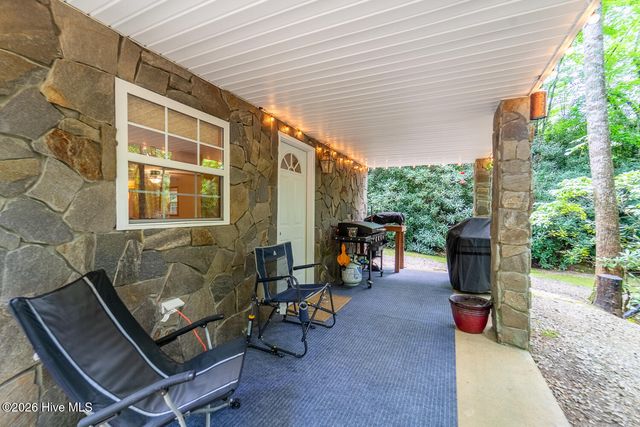 324 Bill Crisp Road, Robbinsville, NC 28771
