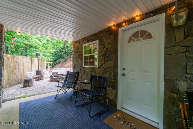 324 Bill Crisp Road, Robbinsville, NC 28771