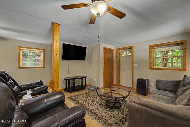 324 Bill Crisp Road, Robbinsville, NC 28771