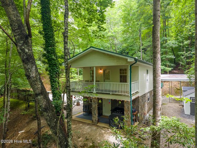 324 Bill Crisp Road, Robbinsville, NC 28771