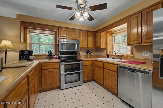 324 Bill Crisp Road, Robbinsville, NC 28771