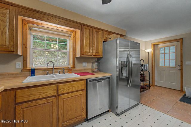 324 Bill Crisp Road, Robbinsville, NC 28771