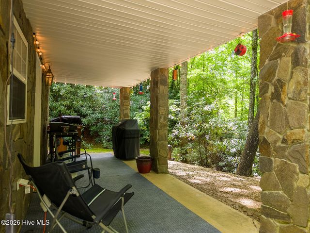 324 Bill Crisp Road, Robbinsville, NC 28771