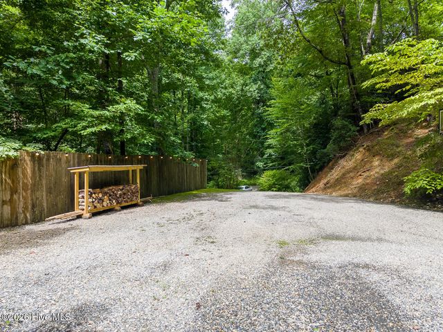 324 Bill Crisp Road, Robbinsville, NC 28771