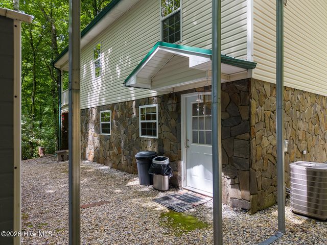 324 Bill Crisp Road, Robbinsville, NC 28771