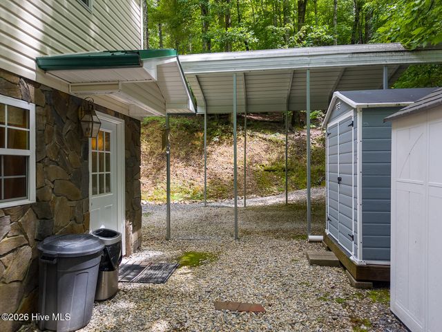 324 Bill Crisp Road, Robbinsville, NC 28771