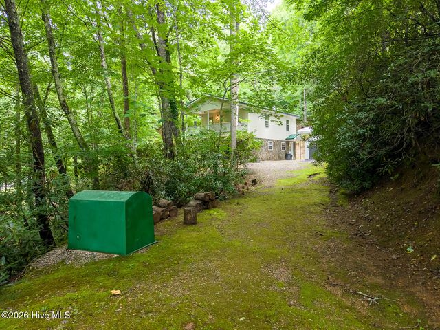 324 Bill Crisp Road, Robbinsville, NC 28771