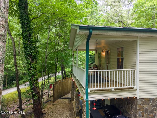 324 Bill Crisp Road, Robbinsville, NC 28771