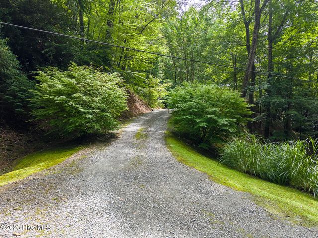 324 Bill Crisp Road, Robbinsville, NC 28771