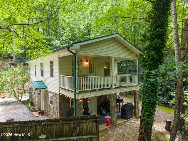 324 Bill Crisp Road, Robbinsville, NC 28771