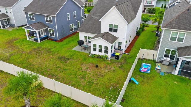 5555 Redleaf Rose Dr., Myrtle Beach, SC 29579