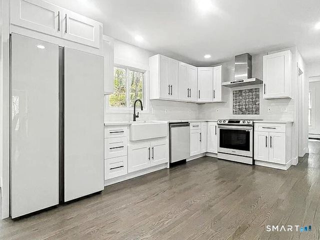 21 Field Rock Road, Monroe, CT 06468