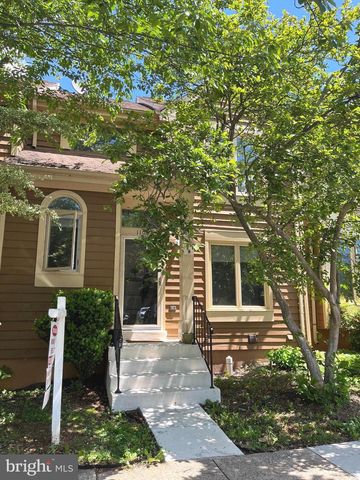 1106 WHITWORTH CT, Herndon, VA 20170