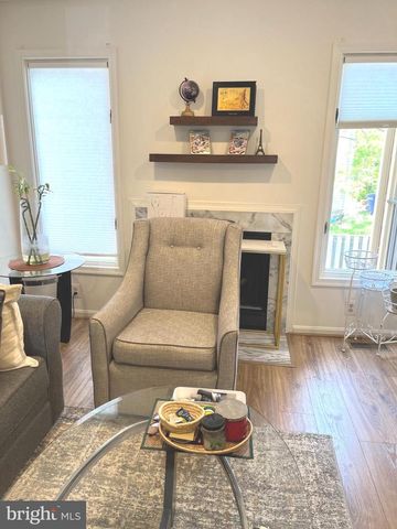 1106 WHITWORTH CT, Herndon, VA 20170