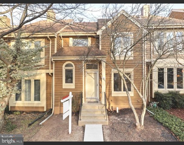 1106 WHITWORTH CT, Herndon, VA 20170