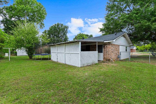 400 Conroe Street, Longview, TX 75604