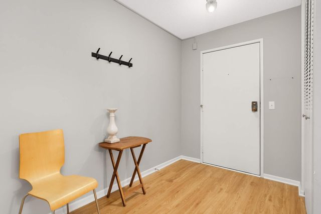 1304 W Medicine Lake Drive 202, Plymouth, MN 55441