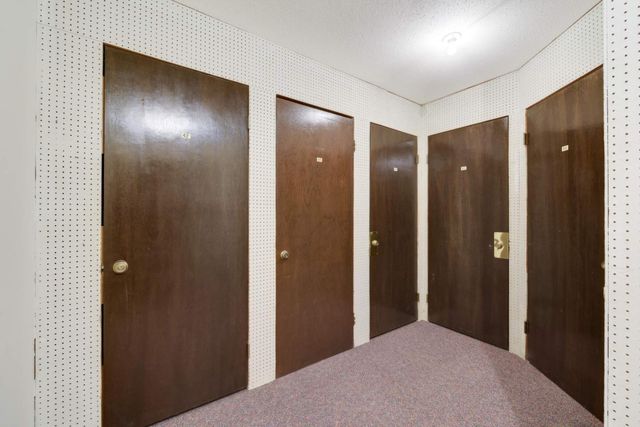 1304 W Medicine Lake Drive 202, Plymouth, MN 55441