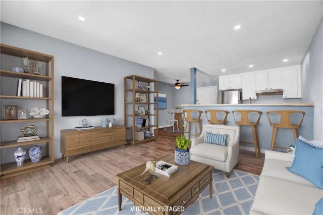 363 Newport Avenue 113, Long Beach, CA 90814