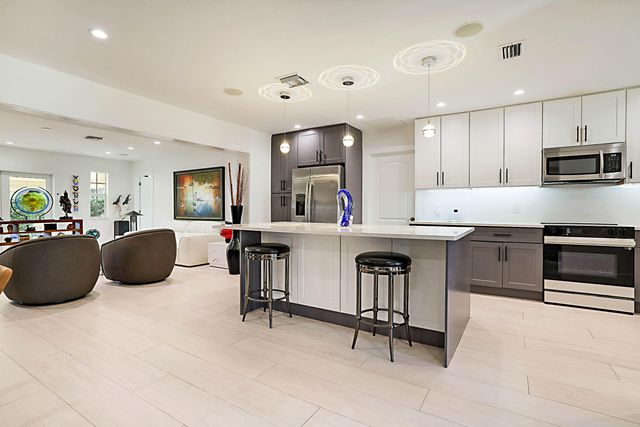 920 SE 17th Street, Deerfield Beach, FL 33441