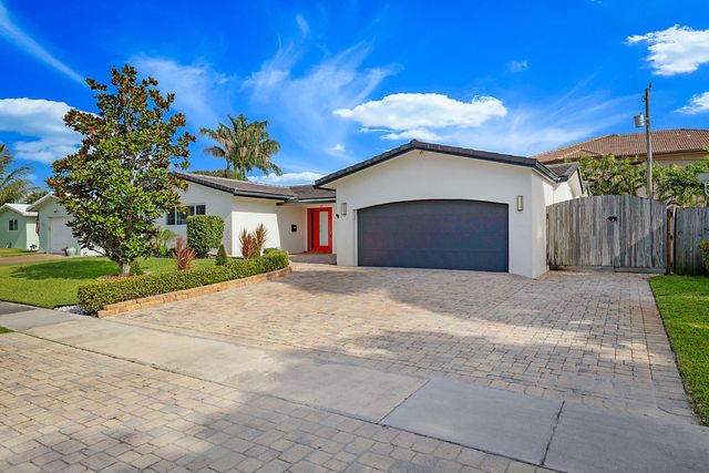 920 SE 17th Street, Deerfield Beach, FL 33441