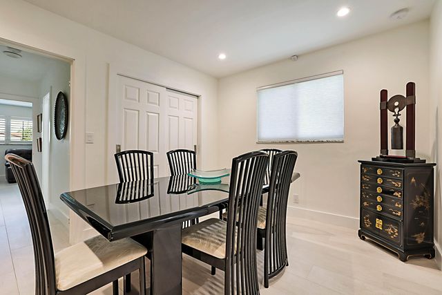 920 SE 17th Street, Deerfield Beach, FL 33441