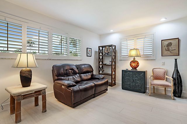 920 SE 17th Street, Deerfield Beach, FL 33441