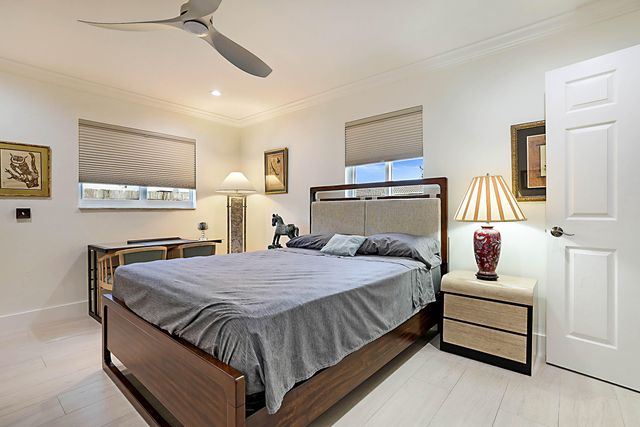 920 SE 17th Street, Deerfield Beach, FL 33441