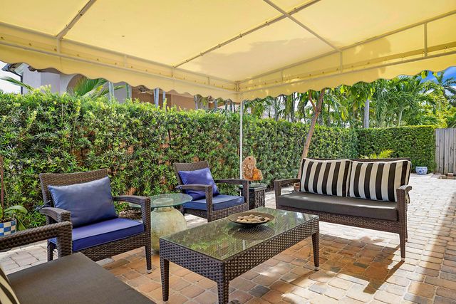 920 SE 17th Street, Deerfield Beach, FL 33441