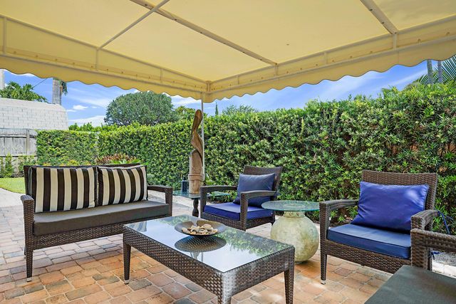 920 SE 17th Street, Deerfield Beach, FL 33441
