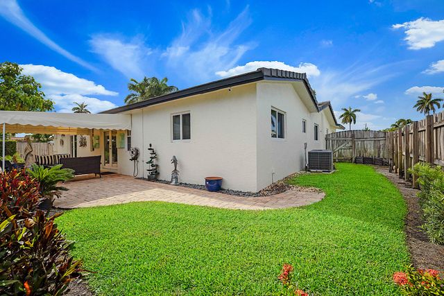 920 SE 17th Street, Deerfield Beach, FL 33441