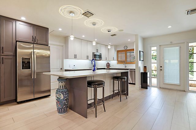 920 SE 17th Street, Deerfield Beach, FL 33441