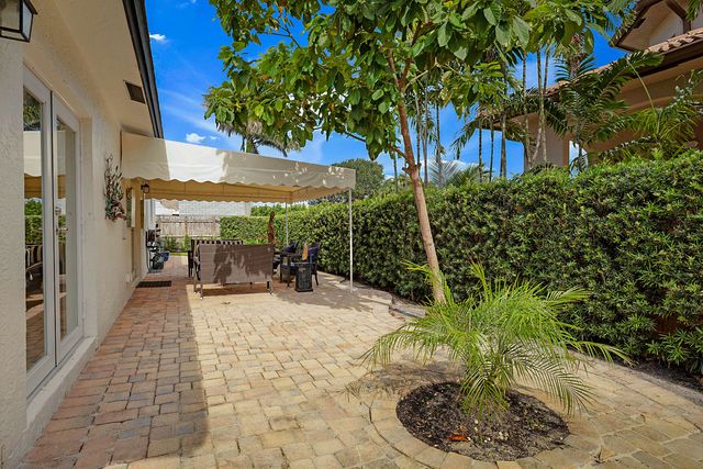 920 SE 17th Street, Deerfield Beach, FL 33441